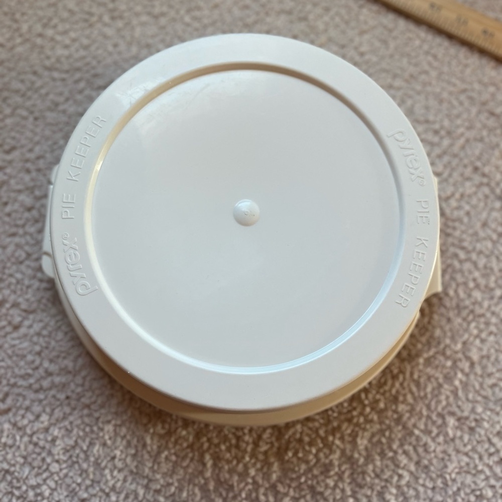 Vintage Pyrex Pie Keeper Carrier P-309 White Plastic Clamshell Lid Fits 9” Plate - Picture 5 of 5